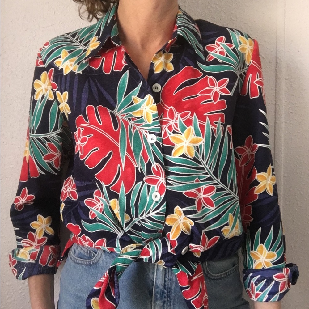 🌺VTG 90s floral button down blouse